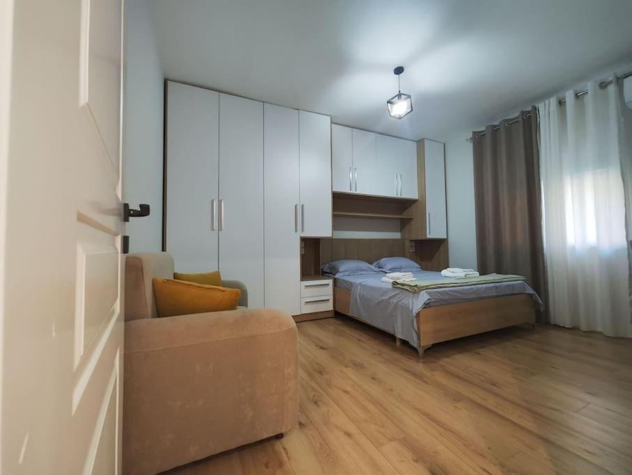 Starlight Downtown Apartment ティラナ エクステリア 写真